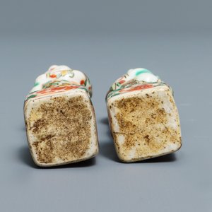Four Chinese 'Tek Sing Cargo' biscuit boys and a pair of famille verte Hoho boys, Kangxi — 照片 9