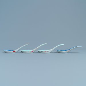 Four Chinese turquoise- and blue-ground spoons, 19/20th C. — 照片 3