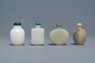 Four Chinese white and celadon jade snuff bottles, 19/20th C.