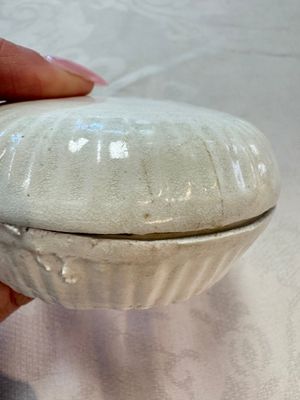 Four Chinese white-glazed boxes and covers with incised floral design from the Jepara shipwreck, Dehua or Anxi kiln, Song — photo 12