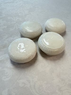 Four Chinese white-glazed boxes and covers with incised floral design from the Jepara shipwreck, Dehua or Anxi kiln, Song — photo 2