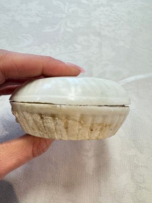 Four Chinese white-glazed boxes and covers with incised floral design from the Jepara shipwreck, Dehua or Anxi kiln, Song — photo 41