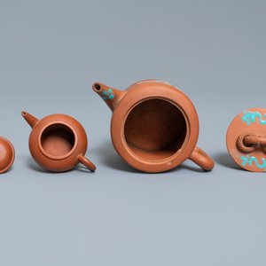 Four Chinese Yixing stoneware teapots and covers, impressed marks, 19/20th C. — 照片 6