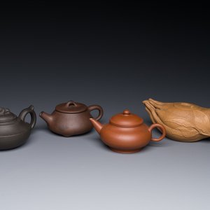 Four Chinese Yixing stoneware teapots, Fan Dasheng 范大生 seal mark, 19/20th C. — photo 1
