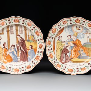 Four Dutch-decorated English 'religious subject' creamware plates, 18th C. — 照片 2