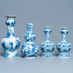 Four Dutch Delft blue and white vases, 17/18th C. — photo 1