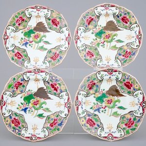 Four famille rose lotus-shaped plates, Samson, Paris, 19th C. — photo 1
