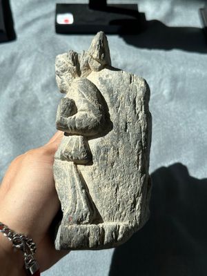 Four Gandhara grey schist fragments with Buddha and Bodhisattva, 1st/3rd C. — 照片 21