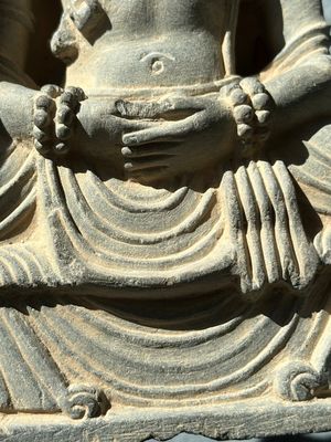 Four Gandhara grey schist fragments with Buddha and Bodhisattva, 1st/3rd C. — 照片 40