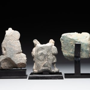 Four Gandhara grey schist fragments with Buddha and Bodhisattva, 1st/3rd C. — 照片 3