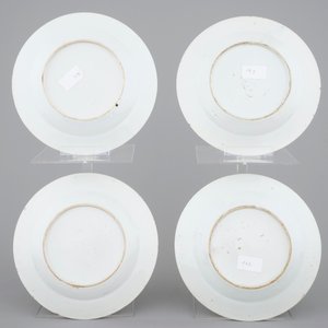 Four good Chinese famille rose plates with cocks, 18th C. — photo 2