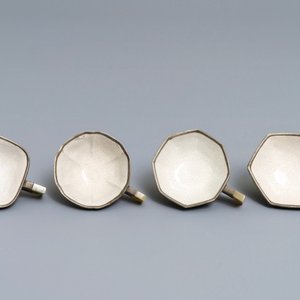 Four inscribed Chinese jade and pewter-mounted Yixing stoneware cups, 19/20th C. — 照片 6