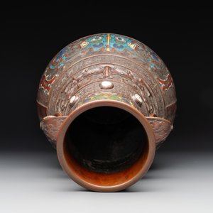 Four Japanese archaistic champlevé vases, Meiji, 19/20th C. — photo 6