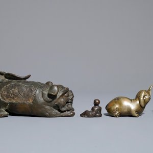 Four Japanese bronze okimono or scroll weights, Edo/Meiji, 18/19th C. — photo 2