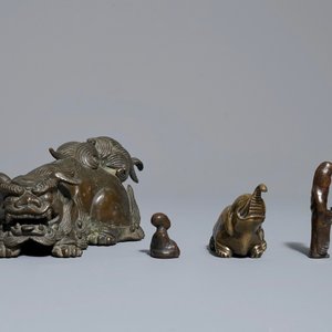 Four Japanese bronze okimono or scroll weights, Edo/Meiji, 18/19th C. — photo 4