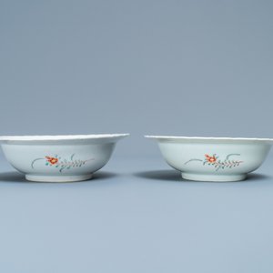 Four Japanese Kakiemon-style bowls with floral design and playing boys, Edo, 18/19th C — photo 4