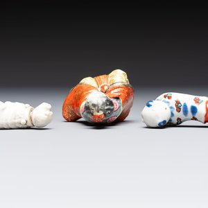 Four Japanese sculptures, a rooster-form ewer and a covered censer, Wanli mark, 19/20th C. — 照片 12