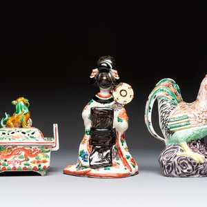 Four Japanese sculptures, a rooster-form ewer and a covered censer, Wanli mark, 19/20th C. — 照片 4