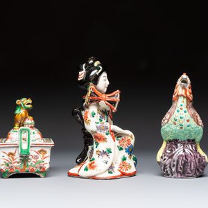 Four Japanese sculptures, a rooster-form ewer and a covered censer, Wanli mark, 19/20th C. — 照片 5