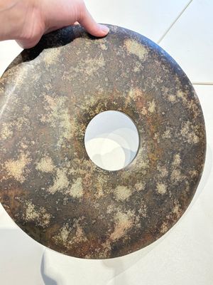 Four large Chinese archaistic jade 'bi' discs, 20th C. — photo 3