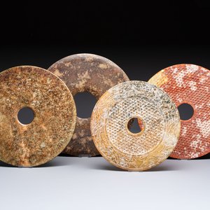 Four large Chinese archaistic jade 'bi' discs, 20th C. — photo 1