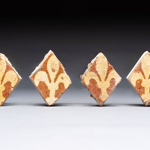 Four medieval slip-decorated ‘Fleur-de-Lys’ tiles, France, 15/16th C. — photo 1
