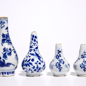 Four miniature Dutch Delft blue and white vases, 17/18th C. — 照片 3