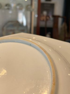 Four octagonal Chinese famille rose ruby-ground plates with floral design, Yongzheng — photo 13