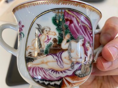 Four pieces of Chinese export porcelain with mythological and romantic subjects, Qianlong — 照片 5
