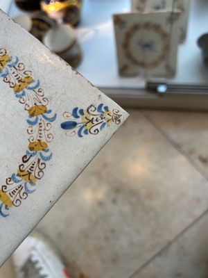 Four polychrome Dutch Delft tiles with animals in aigrette medallions, Haarlem, 17th C. — 照片 5