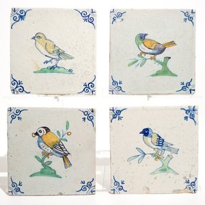 Four polychrome Dutch Delft tiles with birds, 17th C. — 照片 1
