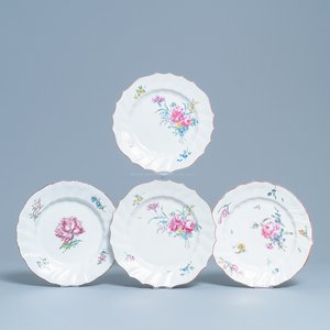 Four polychrome Tournai porcelain plates with flowers, 18th C. — 照片 1