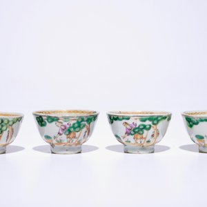 Four sets of Chinese famille rose cherrypickers cups and saucers, Qianlong — photo 4