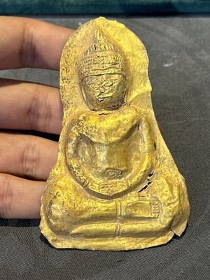 Four sheets of gold repoussé votive plaques of Buddha Sakyamuni, Burma, 12th C. — photo 4