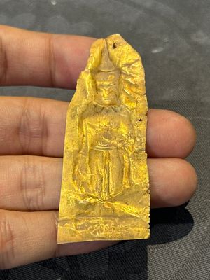 Four sheets of gold repoussé votive plaques of Buddha Sakyamuni, Burma, 12th C. — photo 7