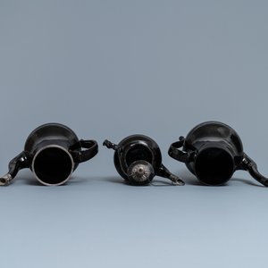 Four silver-mounted Namur black-glazed pottery coffeepots and a teapot, 18th C. — photo 6