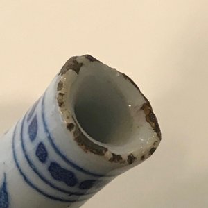 Four small Dutch Delft blue and white and cashmere palette vases, late 17th C. — 照片 16