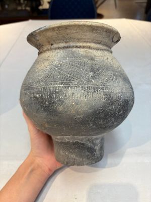 Four Thai pottery vases, Ban-Chiang, 7/4th C. B.C. — photo 11
