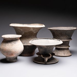 Four Thai pottery vases, Ban-Chiang, 7/4th C. B.C. — photo 1