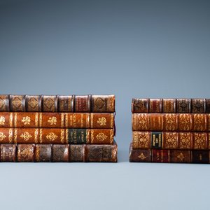 Four trompe-l'oeil storage boxes made from old book covers, France, 20th C. — photo 9