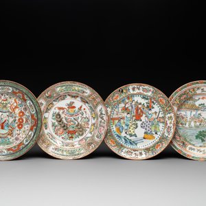 Four unusual Chinese Canton famille rose plates, 19/20th C. — 照片 1