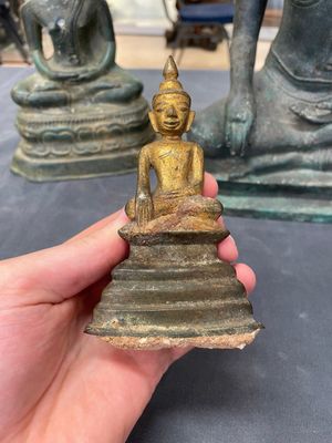 Four various Burmese bronze Buddhas, 15/17th C. — photo 3