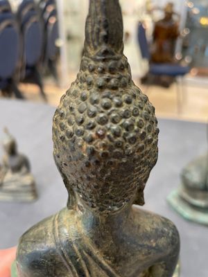 Four various Burmese bronze Buddhas, 15/17th C. — photo 8