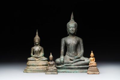 Four various Burmese bronze Buddhas, 15/17th C.