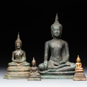 Four various Burmese bronze Buddhas, 15/17th C. — photo 1