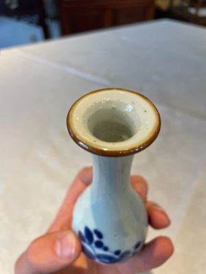 Four various Chinese blue and white vases, Transitional period — photo 21