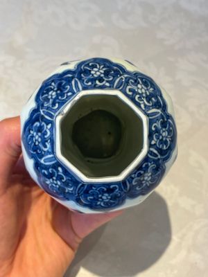 Four various Chinese blue and white vases, Transitional period — photo 7