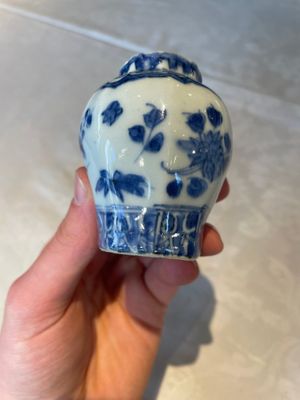 Four various Chinese blue and white vases, Transitional period — photo 9