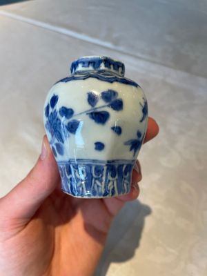 Four various Chinese blue and white vases, Transitional period — photo 10