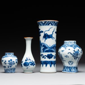 Four various Chinese blue and white vases, Transitional period — photo 2